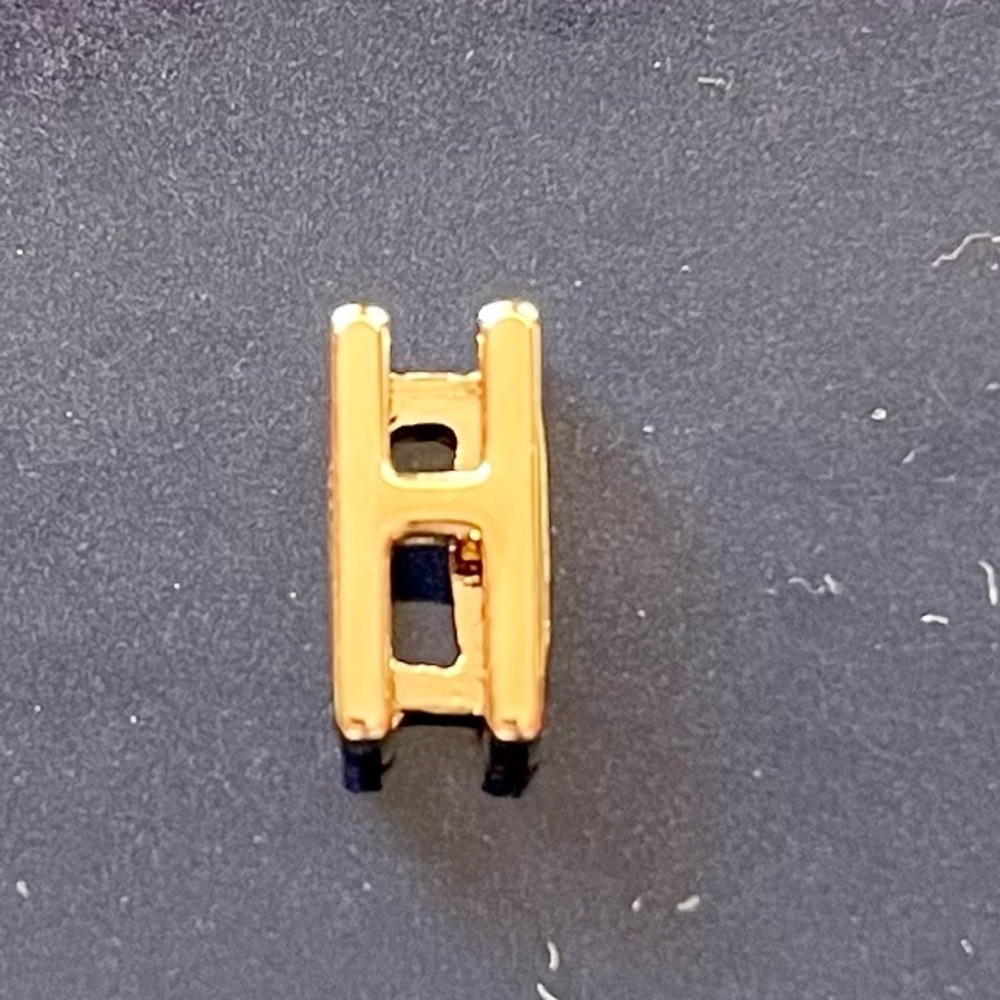 KEEP Collective - charm "H" (gold"